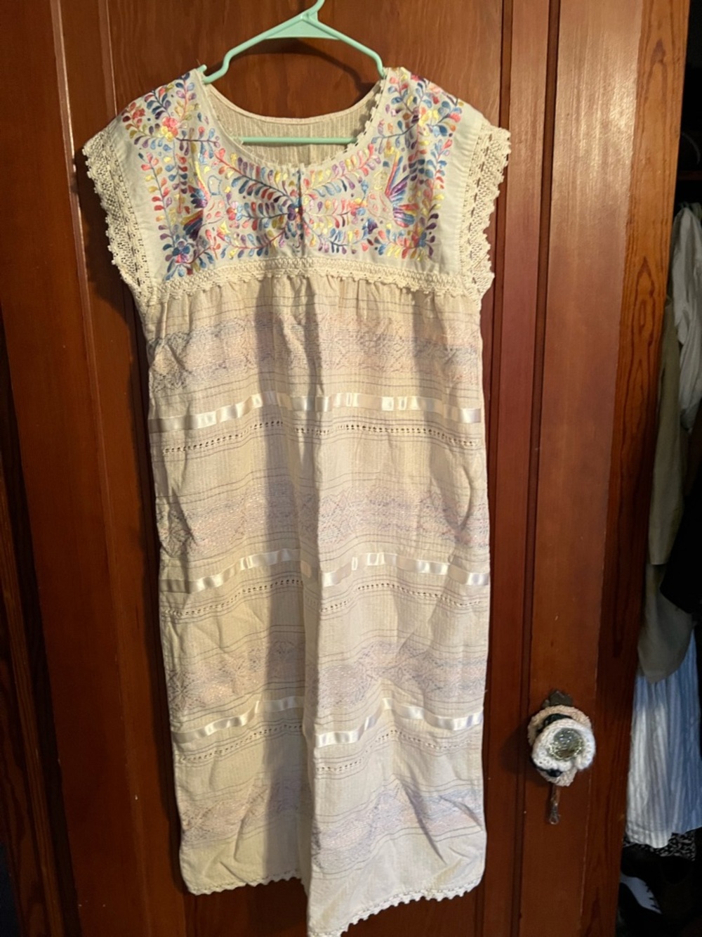 Vintage Ivory Embroidered Cotton dress - Picture 2 of 4